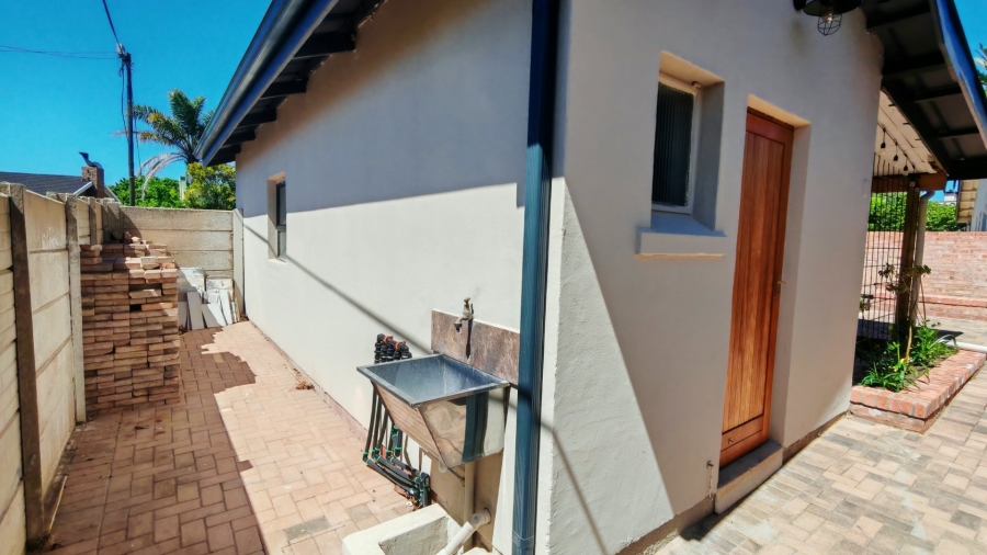 3 Bedroom Property for Sale in Hartenbos Central Western Cape